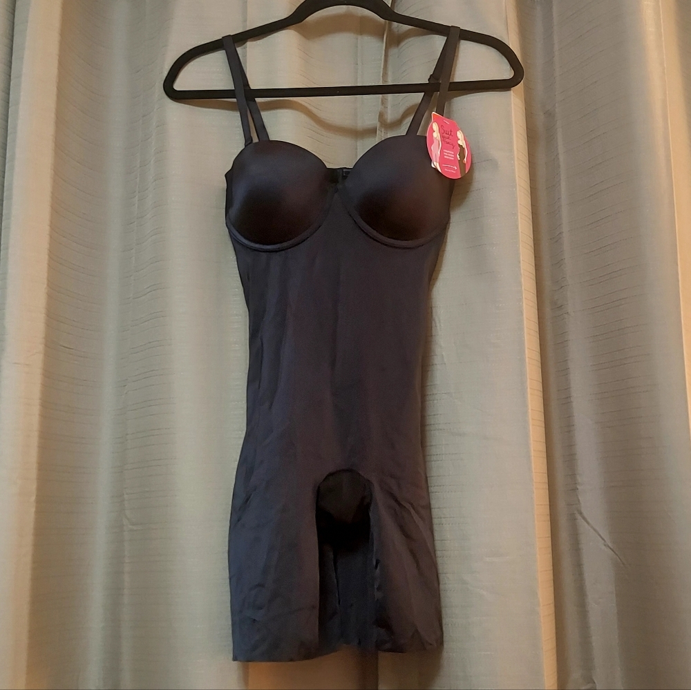 ÑWT Spanx Suit Your Fancy Strapless Mid Thigh Body Suit Black Size Small